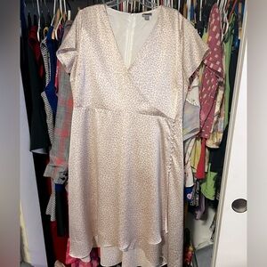 Chelsea 28, light pink, micro-leopard-print dress. Size xxl.
